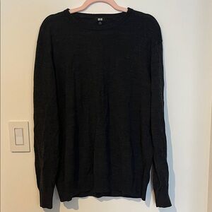 Uniqlo Men's Dark Gray Sweater